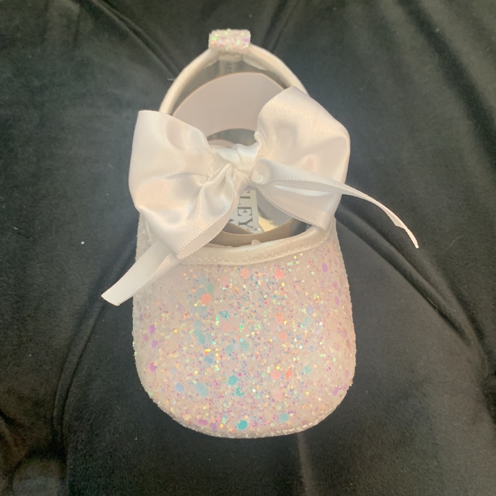 Badgley Mischka - White Glitter Ballet Infant Girls Shoes - Size 3 - New in Box - Picture 5 of 16